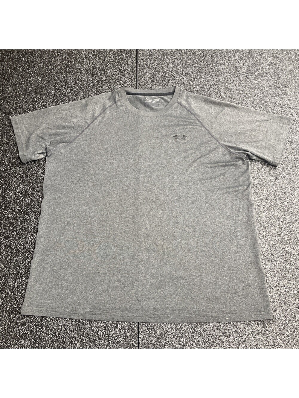 Under Armour Mens Sz Large HeatGear Loose Fit Gray Short Sleeve Workout Shirt